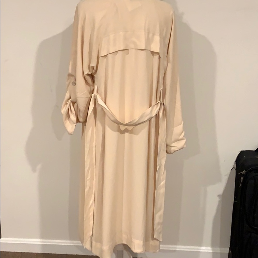 Tahari - Picture 3 of 5